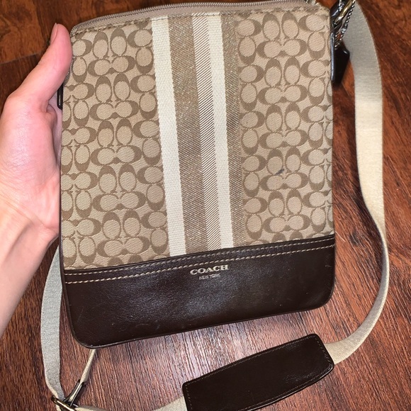 Coach Satchel - Picture 1 of 4